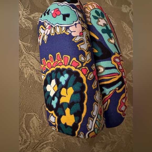 Vera Bradley Glasses Holder - Picture 3 of 6